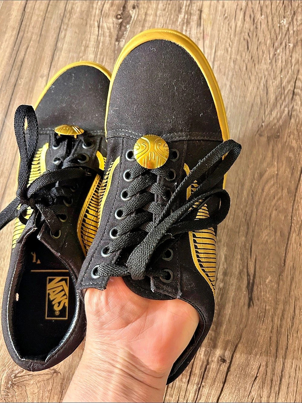 Vans Harry Potter x Old Skool 'Golden Snitch' Black & Yellow Sneakers US women9. - Picture 5 of 6